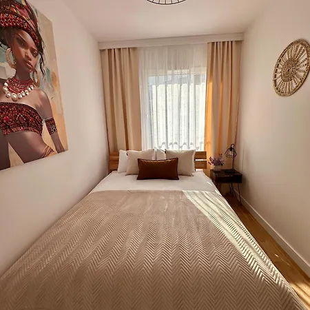 Millennium Talarowa Mango * ורשה